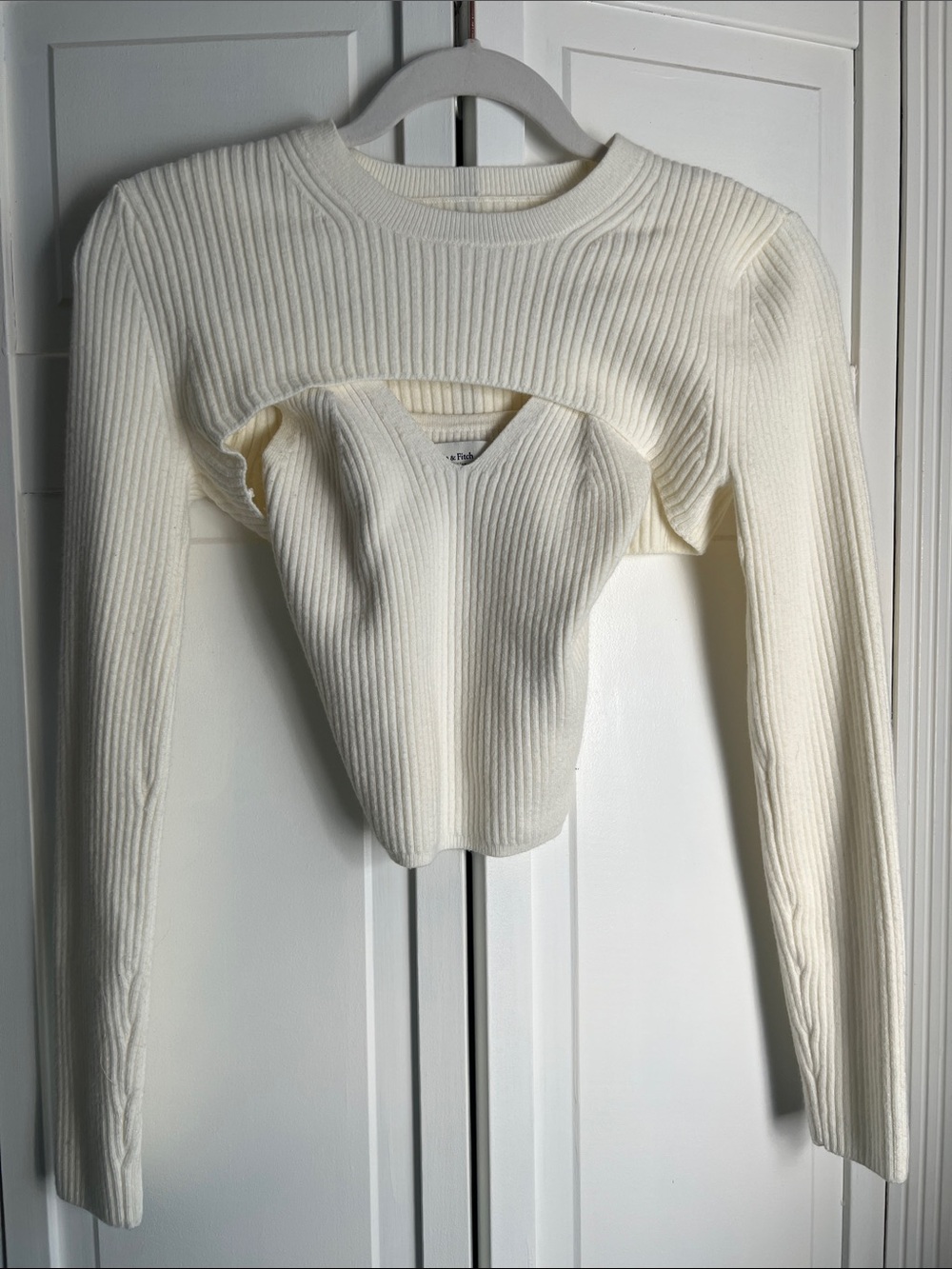 Abercrombie & Fitch Ivory Ribbed Long-Sleeve Cropped Top